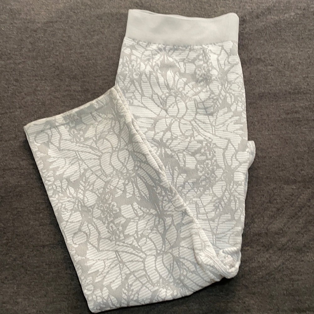 Fabletics Capri legging